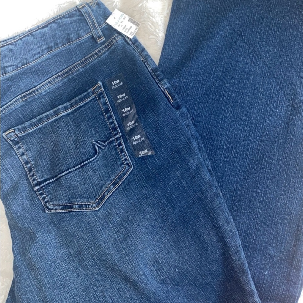 NWT Slim Boot - High Rise - Curvy Maurice’s Jeans!